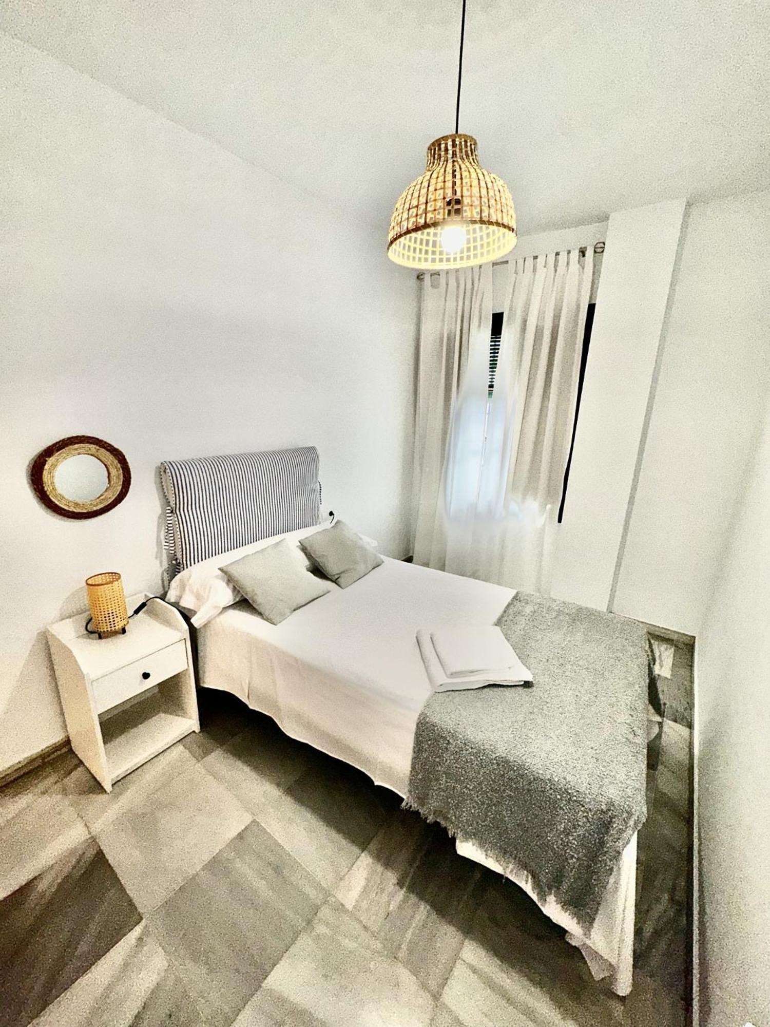Apartamento Arellano Διαμέρισμα Καρμόνα Εξωτερικό φωτογραφία